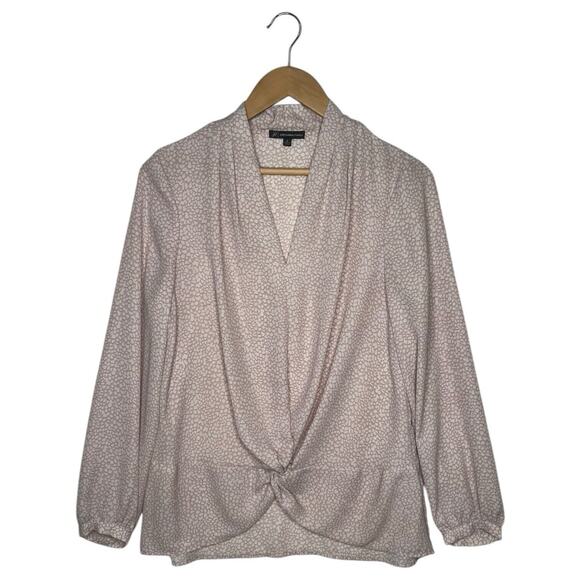 Adrianna Papell Tops - Adrianna Papell Top Womens M V Neck Long Sleeve Geometric Twisted Hem Light Pink